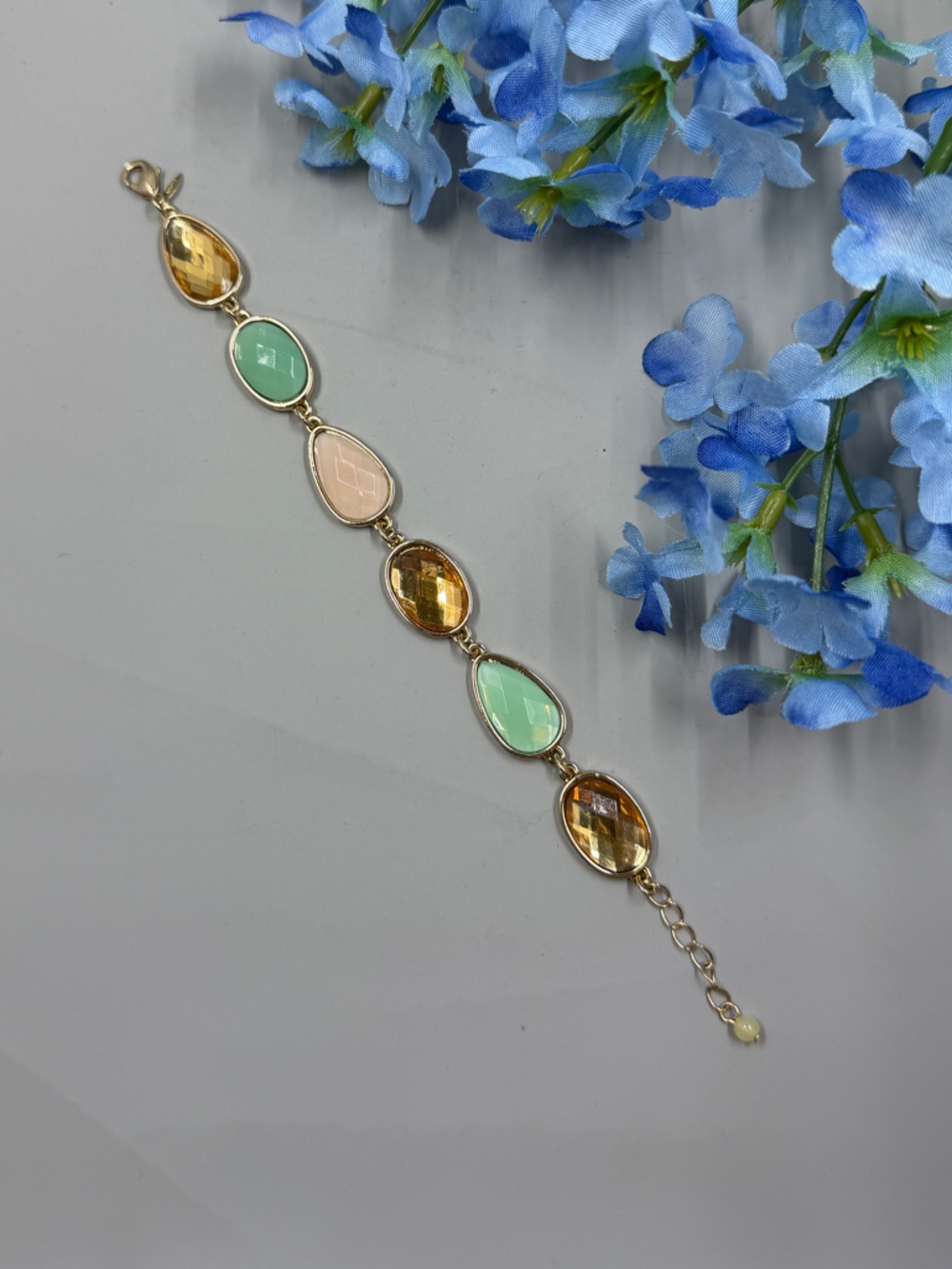 Avon Gold Plated Bracelet with Mint, Peach & Amber Faceted Crystal Teardrops